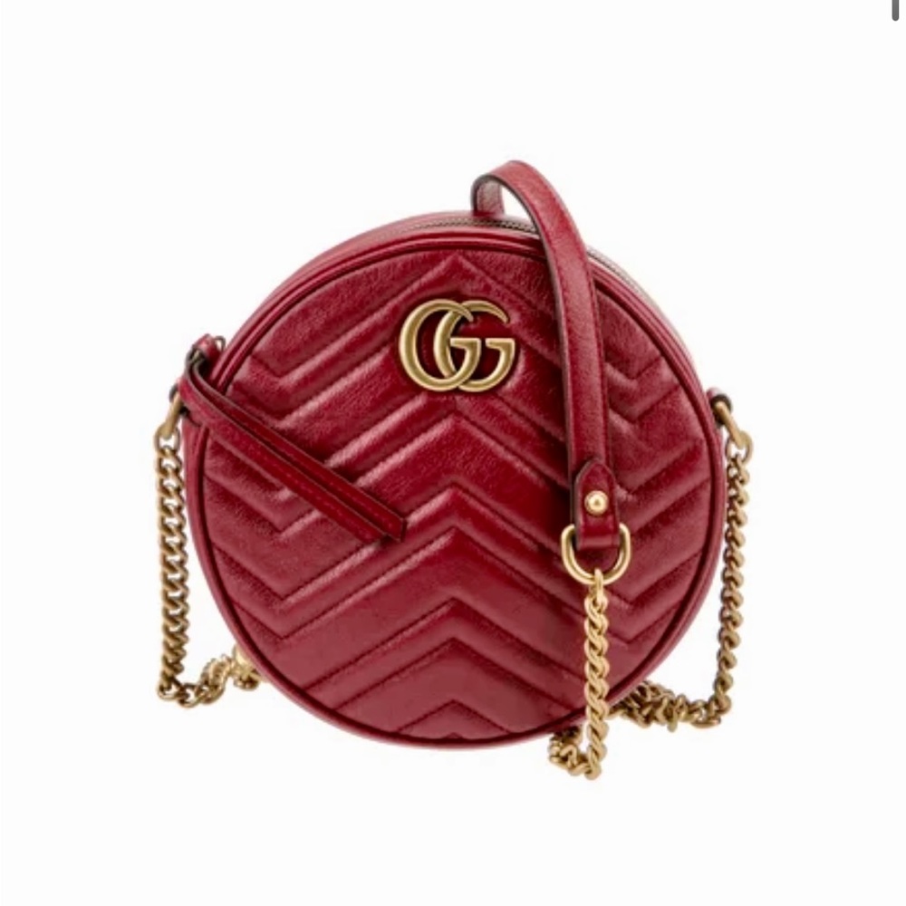 Gucci GG marmot round shoulder bag in red